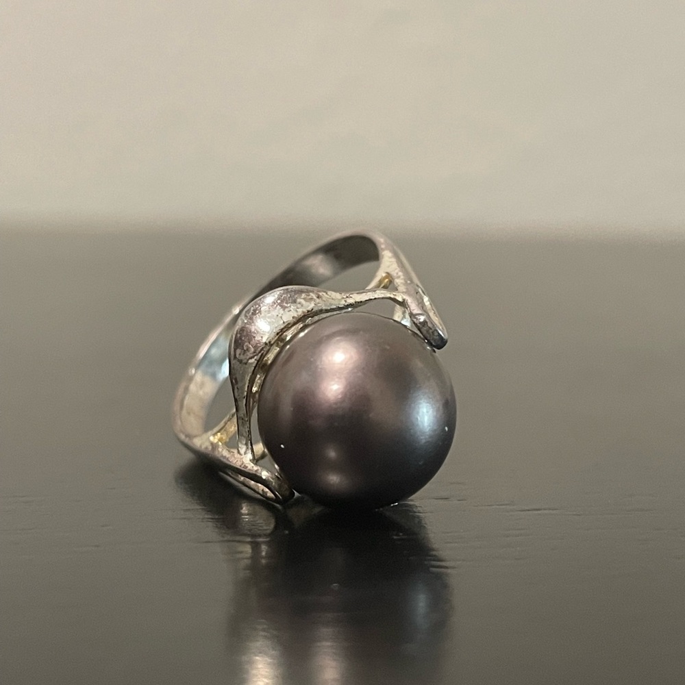 Black Pearl Silver Ring - Picture 2 of 4